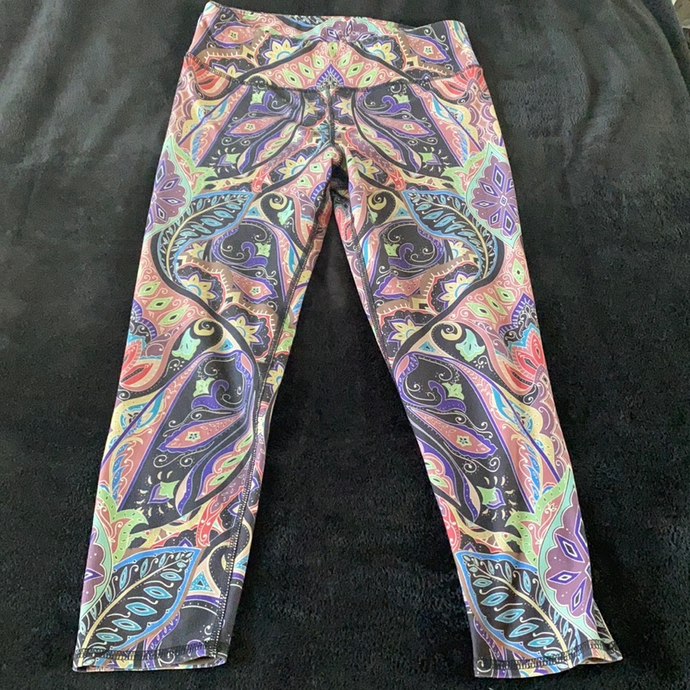 Beautiful shin length leggings